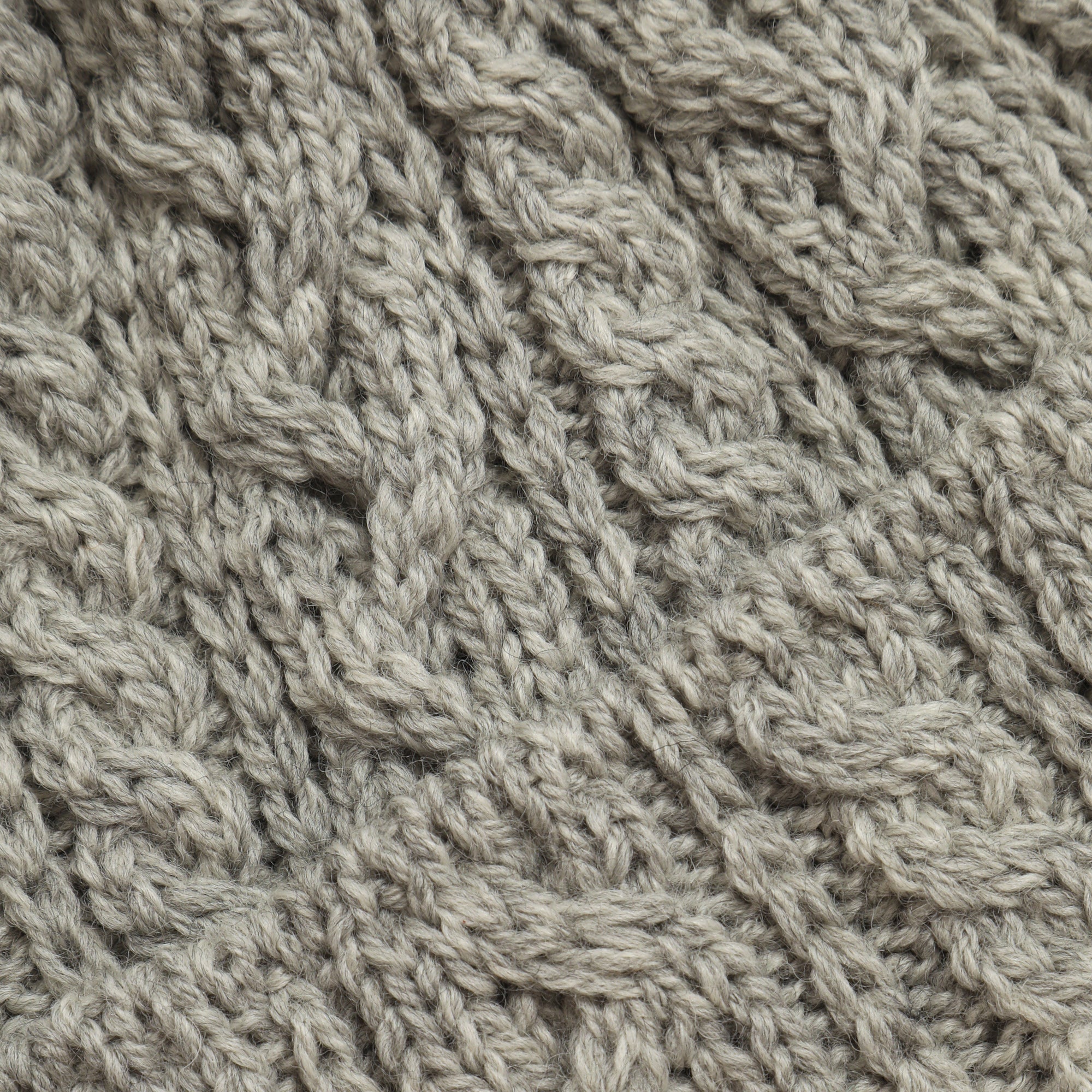 Merino 016 Cable Hat - Calina
