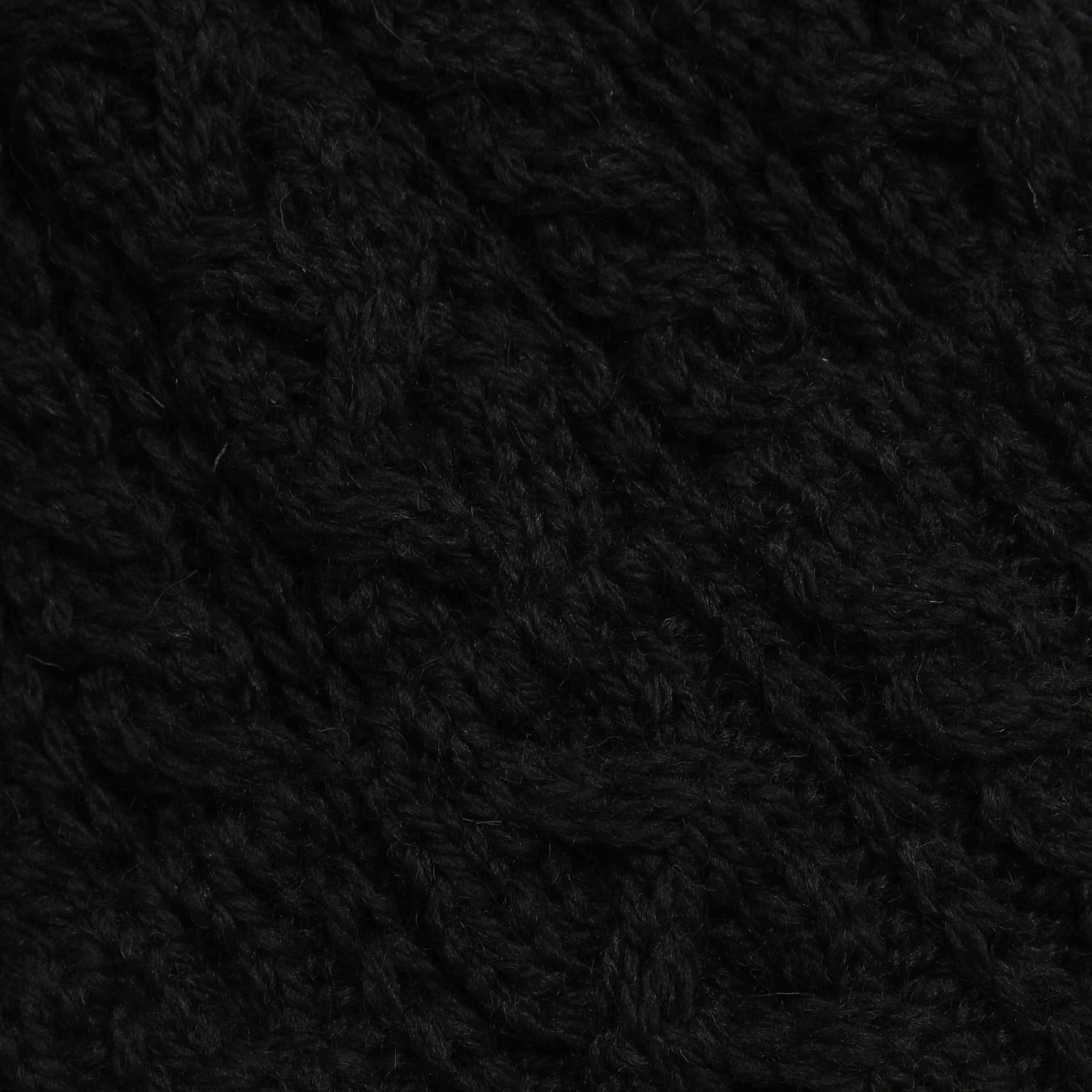 Merino 016 Cable Hat - Carbon